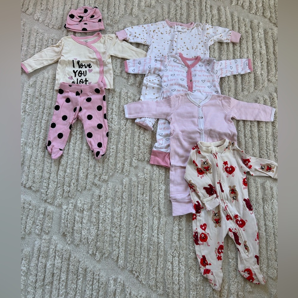 Baby Girl onesies and outfit set size 0-3
